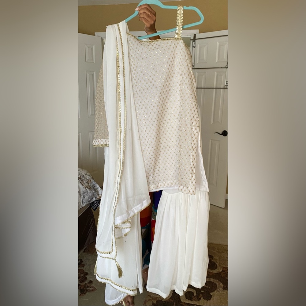 Indian/Pakistani outfit